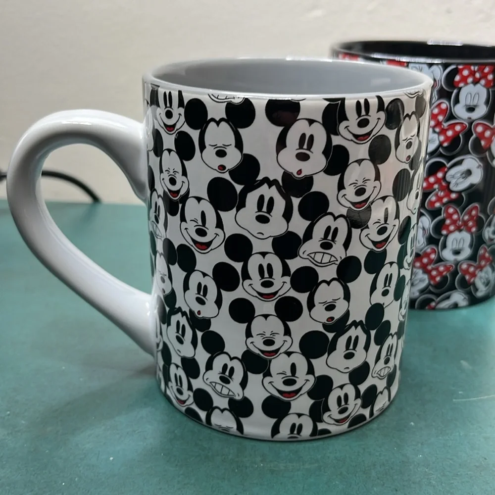 New Disney Mickey and Minnie mouse coffee mug set
